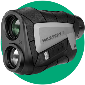 Circulo verde con fotografía de producto de un telémetro para golf